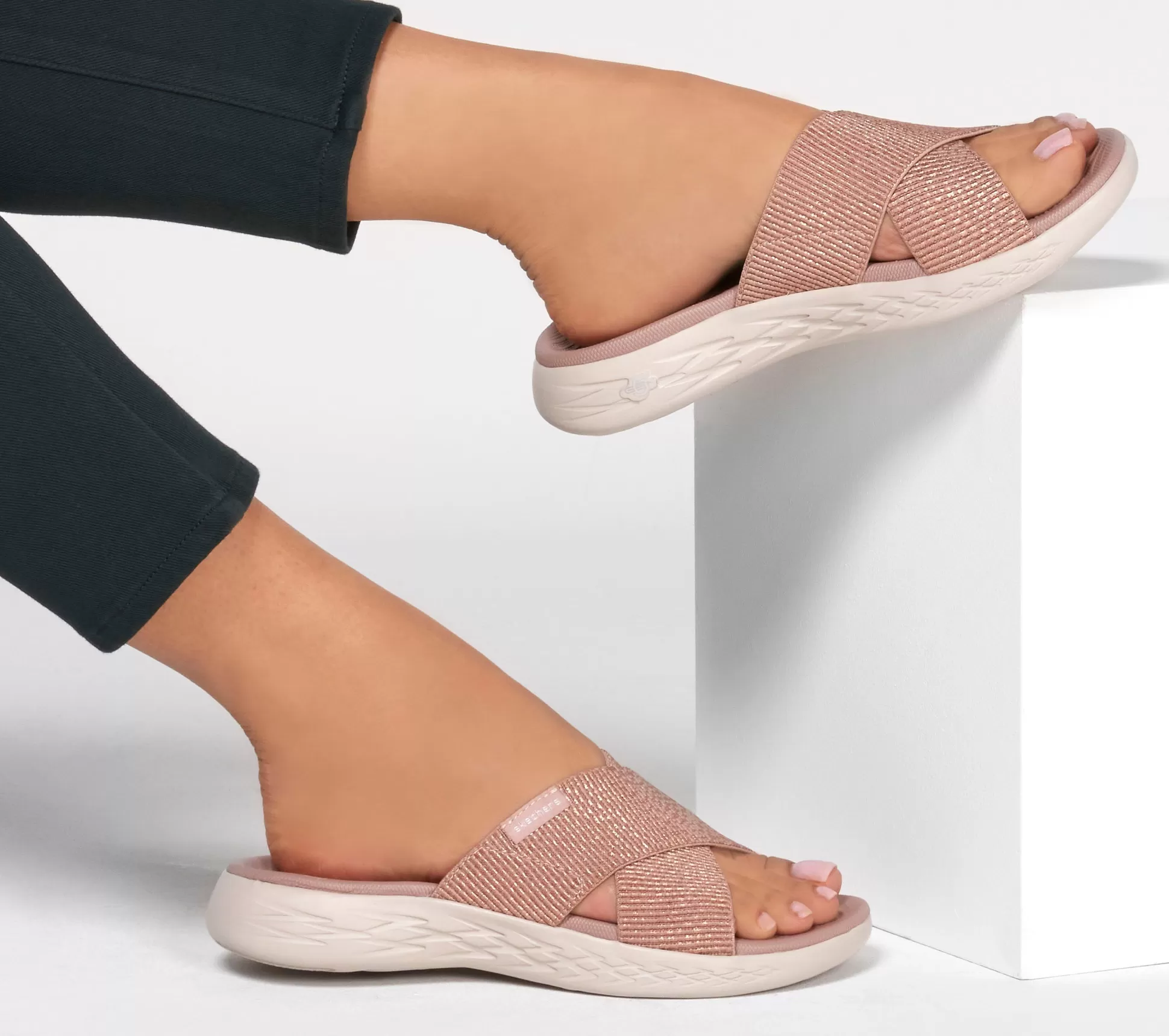 Frauen SKECHERS * On-The-Go 600 - Glistening